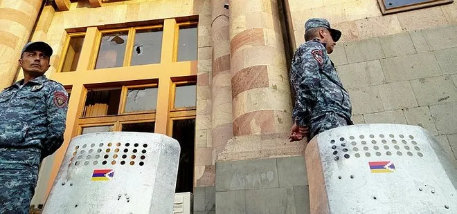 Son dakika: Azerbaycanlı yetkililer ile Karabağ’daki Ermenilerle görüştü