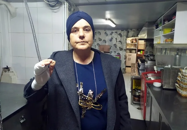 Canını hiçe saydı, iş yerine sığınan kadını ölümden kurtardı - 1