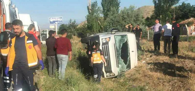 Kayseri'de işçi servisi devrildi: 9 yaralı