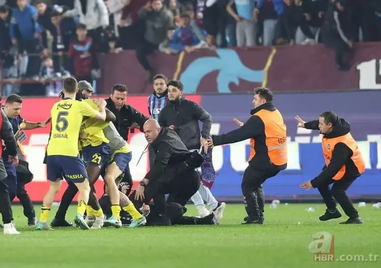 Fenerbahçeli Oosterwolde'den Trabzonspor taraftarına çirkin el hareketi! Olayların fitilini ateşledi 24