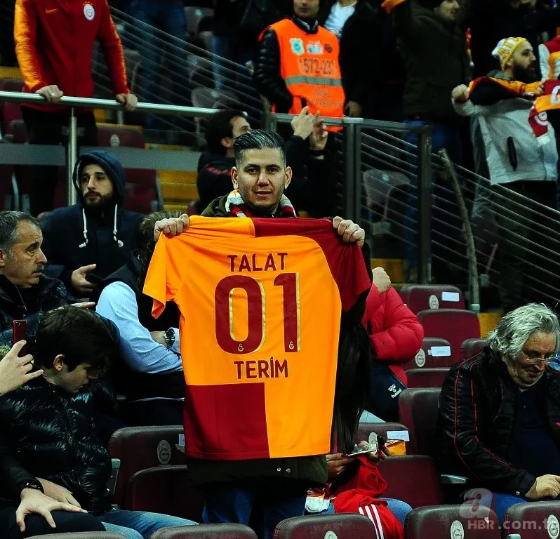 Galatasaray taraftarlarından anlamlı pankartlar 7