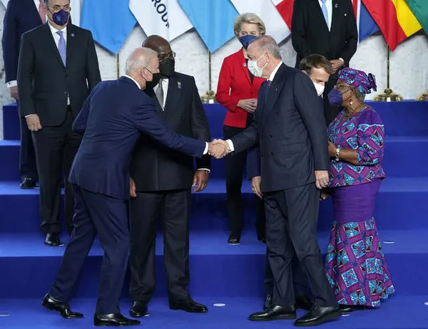 Çekya basını Başkan Erdoğan’ı manşetlerine taşıdı! Prag’da ince ayar taktikleri