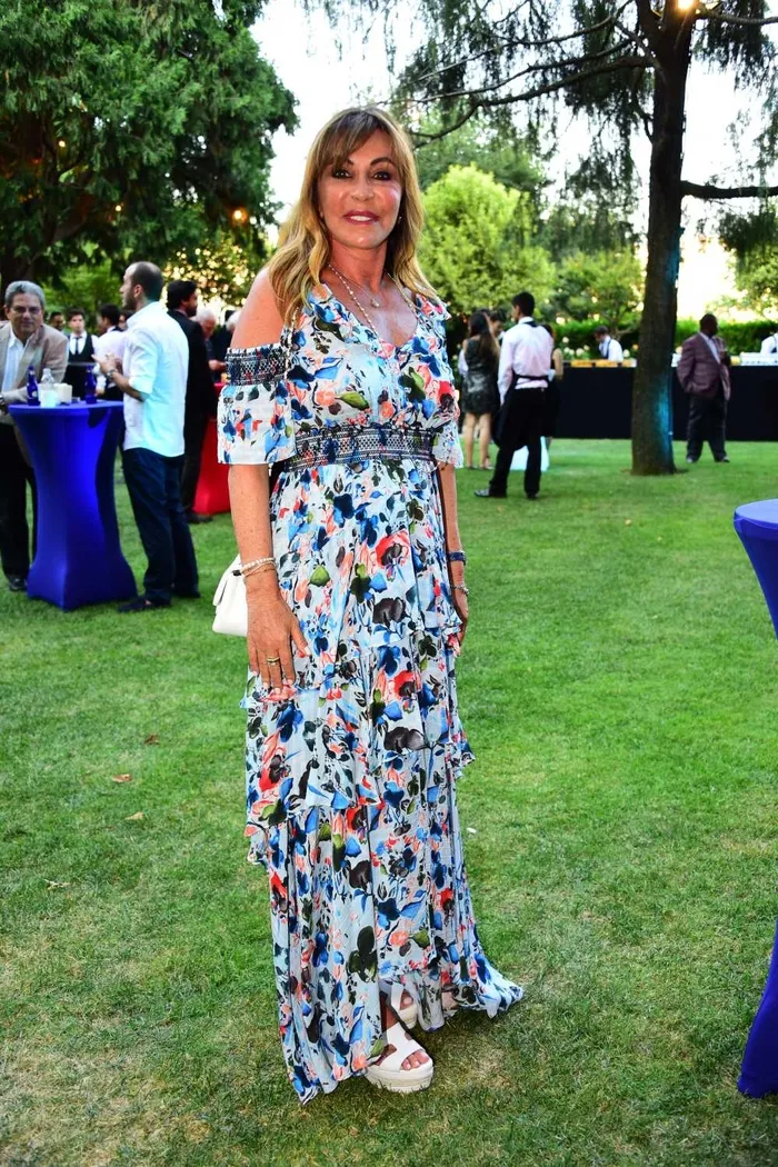 sosyetik-guzele-nazar-degdi-ameliyat-masasina-yatti-1757569289873.jpeg Kaynak: A Haber arşiv