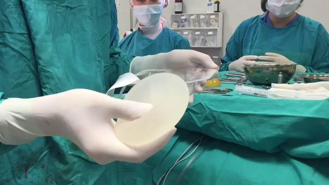 İstanbul'da dehşete düşüren olay! Boşandığı eşinin silikonlarını patlattı: 'Başkaları dokunuyor' deyince...