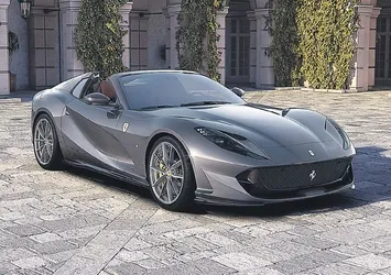 Ferrari'nin 812 GTS'i tam bir hız canavarı