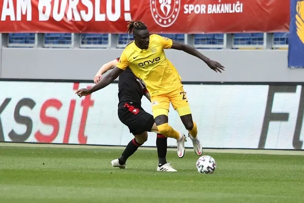 Başkent derbisinde kazanan taraf ev sahibi | Ankaragücü 2-1 Gençlerbirliği MAÇ SONUCU-ÖZET