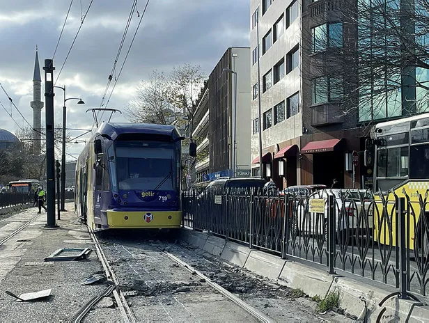 kabatas-tramvay-kazasi-neden-oldu-yarali-var-mi-kabatas-tramvay-kazasi-son-durum-ne-t1-bagcilar-kabatas-tramva-1671535613774.jpg Kabataş Tramvay kazası neden oldu? Yaralı var mı? Kabataş tramvay kazası son durum ne? T1 Bağcılar-Kabataş Tramvay hattı seferleri - 3