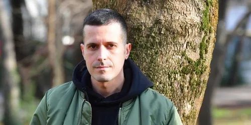 Orhan Gencebay'ın oğlu Gökhan Gencebay'a bıçaklı saldırı - 1