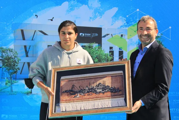 Busenaz Sürmeneli Spor Kompleksi açıldı