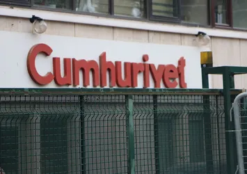 Cumhuriyet gazetesi CHP'deki tacizlerin üstünü örtmeye çalıştı