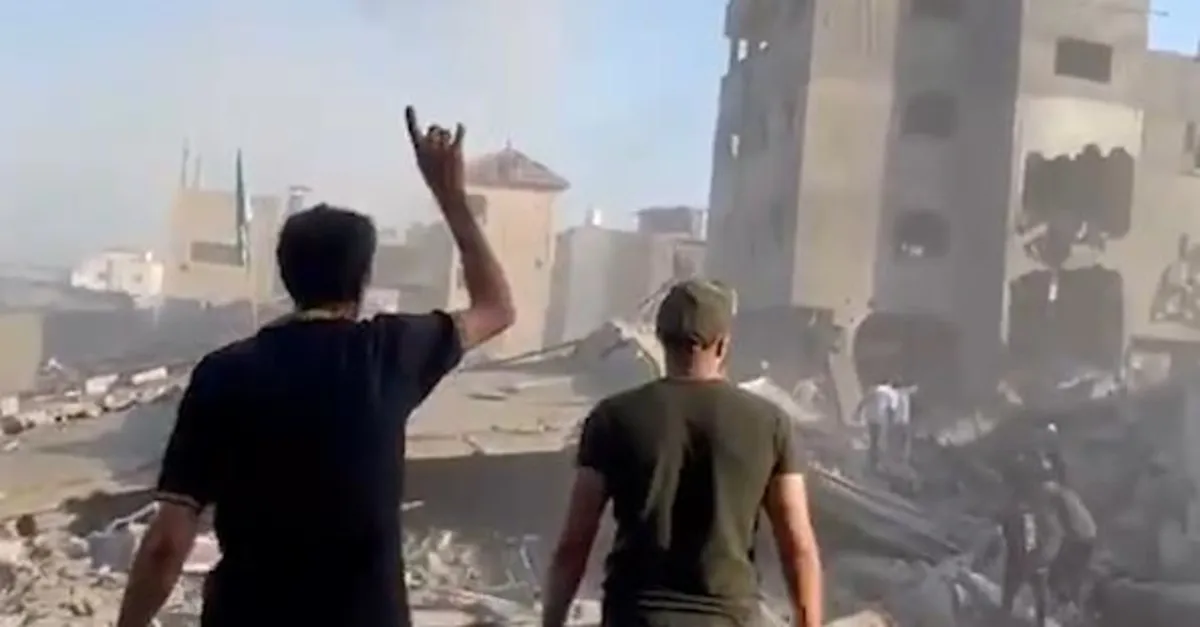 İşgalci İsrail bu kez de sivillerin sığındığı camiyi bombaladı!