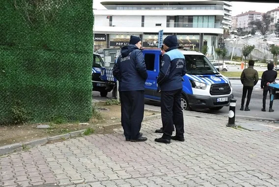 İBB, Güngören’de kaçak büfe kurdu! Zabıtalar başında 24 saat nöbet tutuyor