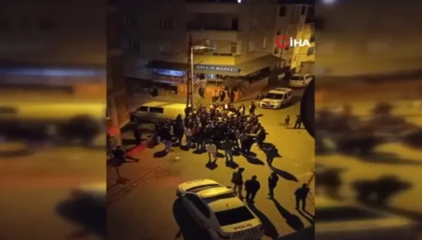 esenyurtta-gece-vakti-mahalle-mahser-yerine-dondu-taciz-iddiasi-ortaligi-karistirdi-yaralilar-var-1651646557924.jpg Esenyurt'ta gece vakti mahalle mahşer yerine döndü! Taciz iddiası ortalığı karıştırdı: Yaralılar var - 3