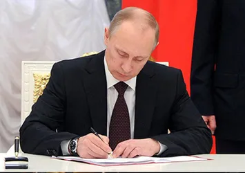 Putin imzaladı! Ukrayna'ya yaptırım geliyor..