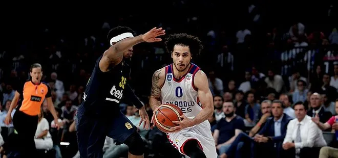 Anadolu Efes Fenerbahçe’yi devirdi