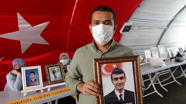 evlat-nobetindeki-baba-pkk-hem-cigerimizi-yakti-hem-de-ormanlarimizi-atese-verdi-1628511477202.jpg Evlat nöbetindeki baba: ‘PKK hem ciğerimizi yaktı, hem de ormanlarımızı ateşe verdi’ - 3