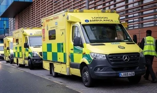 1669968916226.jpg İngiltere’de sağlık sistemi alarm veriyor! BBC: Ambulanslar 1 saat sıra bekliyor - 4