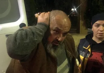 Başına saplı bıçakla hastaneye getirildi!