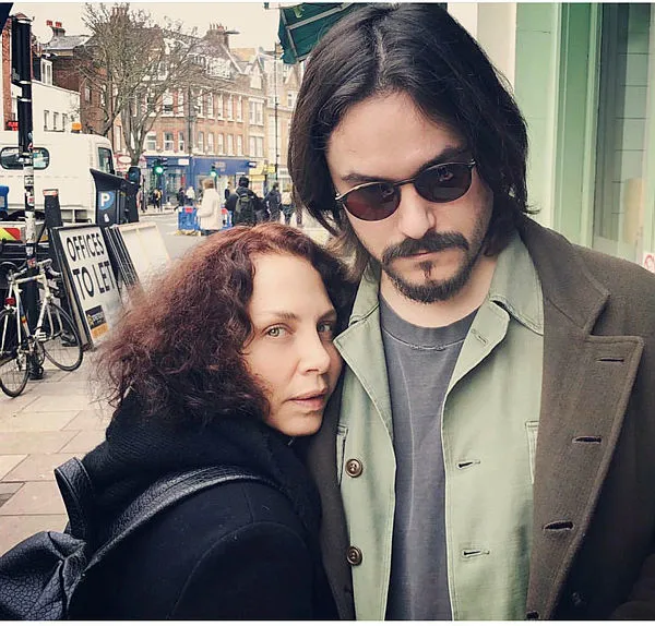 Babil Dizisinin Yildizi Asli Enver Makyajsiz Haliyle Hayran Birakti