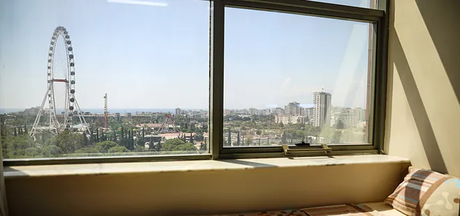 Otel konforunda deniz manzaralı yurt