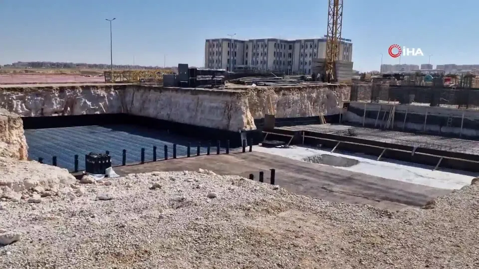 Karaman’da inşaattan düşen işçi yaralandı