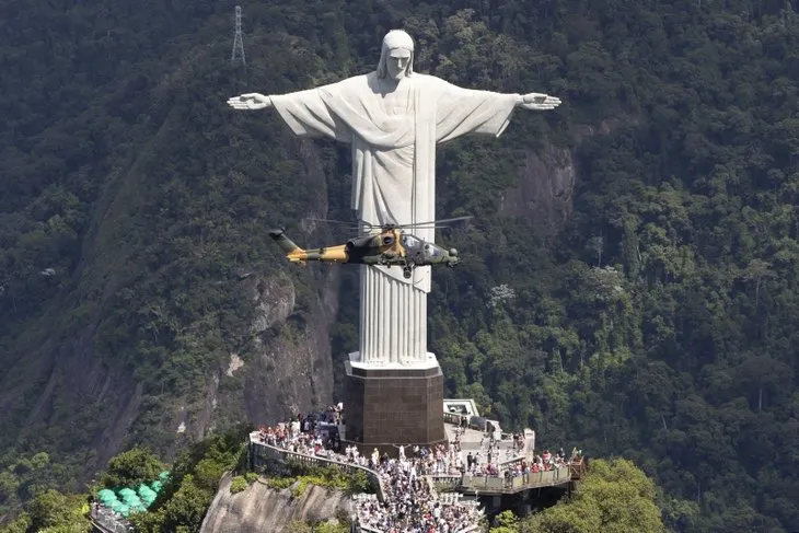Atak helikopteri Brezilya’yı fethetti!