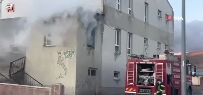 Karayazı’da korkutan yangın kamerada