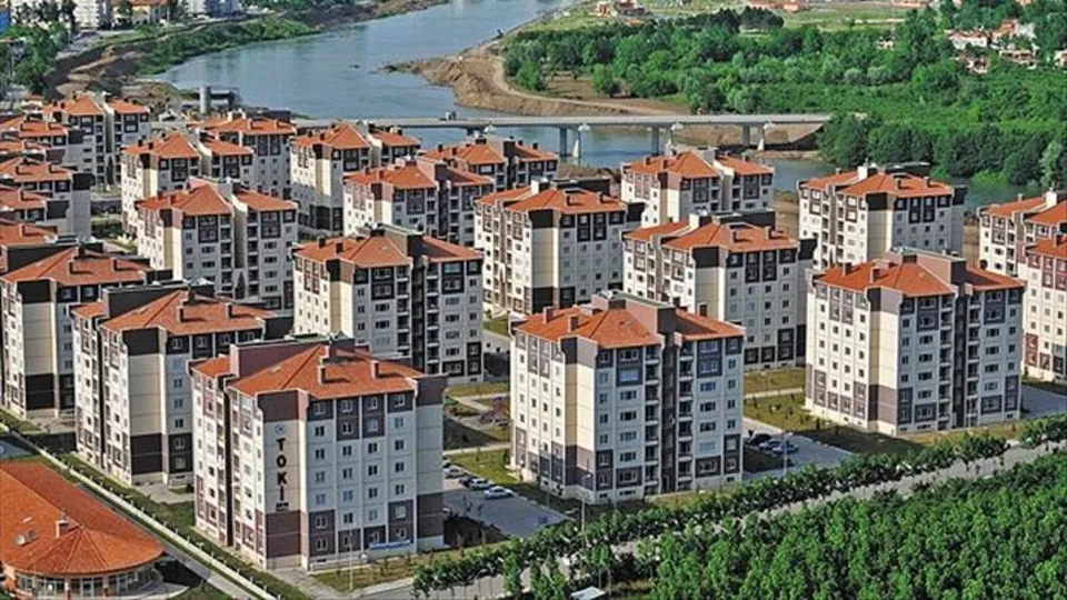 TOKİ'den alt gelirli vatandaşlar için uygun fiyatlı evler satışta! İşte satış yapılan iller ve ev fiyatları