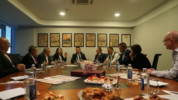 Cumhurbaşkanlığı adaylığı suya düşen Ekrem İmamoğlu'nun hedefi CHP medyası! Peş peşe ziyaretler Kılıçdaroğlu'na mesaj mı? - 9