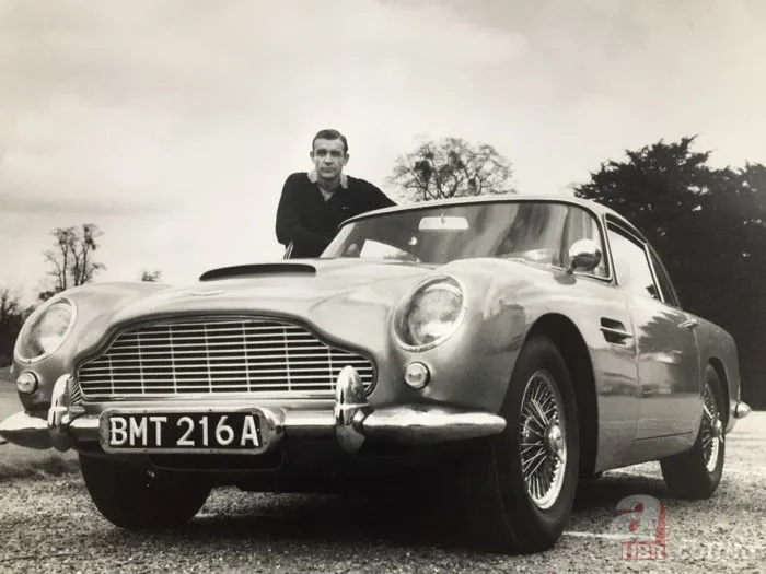 James Bond filmiyle meşhur olan Aston Martin D85'in benzeri 6,4 milyon dolara satıldı! 2