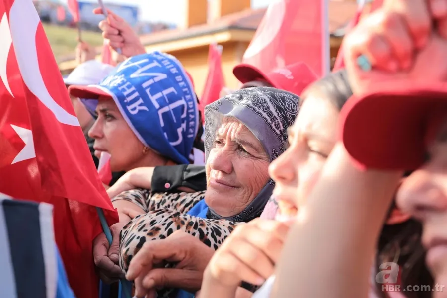 Başkan Erdoğan Gaziantep'te köy evinde vatandaşlarla bir araya geldi 8