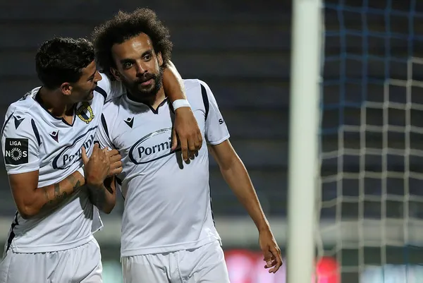 fenerbahce-fabio-martins-icin-harekete-gecti-portekizli-yildiz-icin-resmi-temas-1623717436615.jpg Fenerbahçe'den Fabio Martins harekatı! Portekizli yıldız için resmi temas - 1