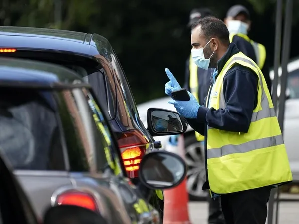 hastane-onlerine-cadir-kurulacak-saatlerce-ambulans-icinde-bekliyorlar-1609254031194.jpg Hastane önlerine çadır kurulacak! Saatlerce ambulans içinde bekliyorlar - 5