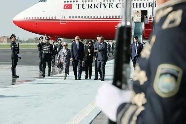 Son dakika: Başkan Erdoğan Özbekistan’da! Azerbaycan Cumhurbaşkanı Aliyev’le Semerkant’ta bir araya geldi