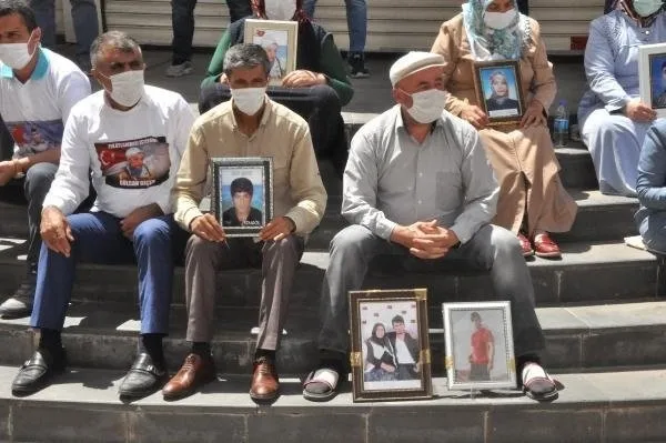 Evlat nöbetindeki baba HDP'ye isyan etti: Çocuğumu PKK'ya sattılar - 2