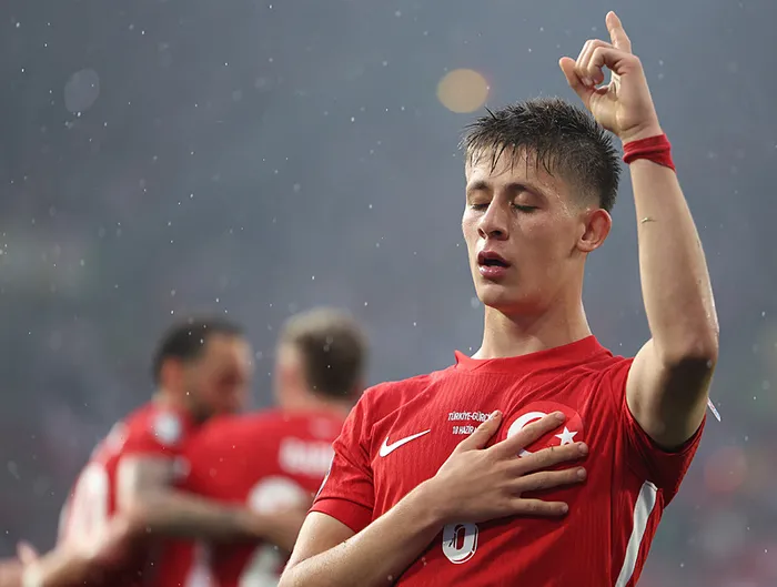 Kylian Mbappe’den flaş Arda Güler yorumu: Onu pek tanımıyorum ama... | Tüm Real Madrid takımı maçını izledi