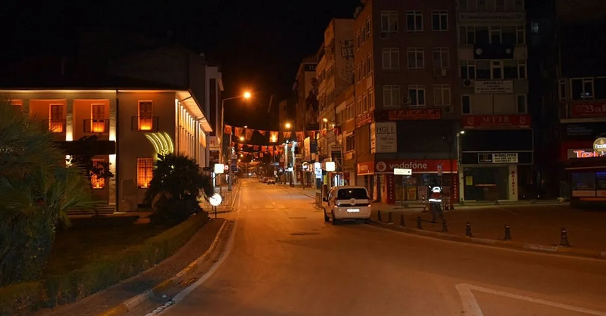 bugun kaca kadar yasak var 3 ocak 2021 pazar sokaga cikma yasagi saat kacta bitiyor