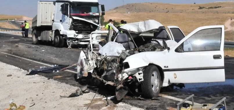 Nevşehir’de TIR'ın çarptığı otomobildeki çift öldü