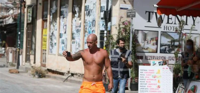 Antalya'da maskesiz İngiliz turistten kadın polise ahlaksız teklif