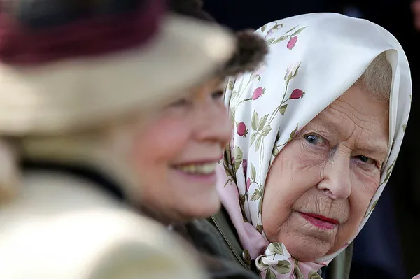 Kraliçe 2. Elizabeth’ten tepki çeken davet