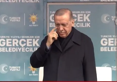 1710592996748.jpg Erzurum'da Başkan Erdoğan'ı gören genç gözyaşlarını tutamadı! Başkan Erdoğan: Ne olur ağlama! Bizi de ağlatacaksın - 1