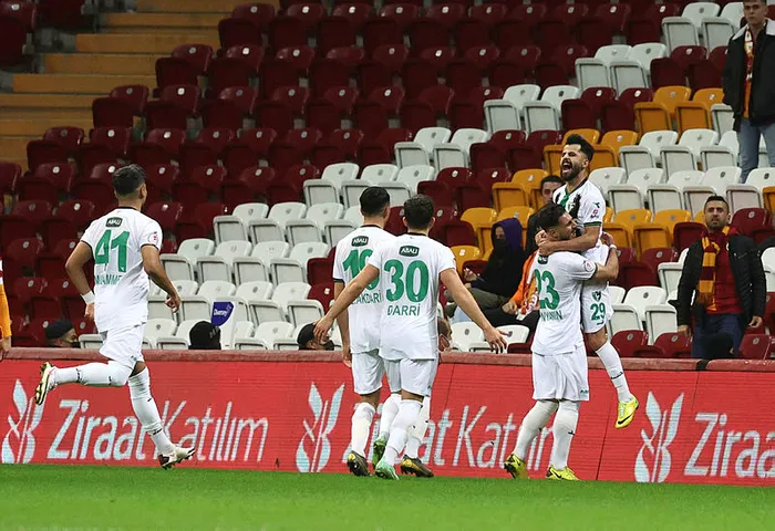 Son dakika: Altaş Denizlispor’da Kovid-19 vaka sayısı 15’e yükseldi