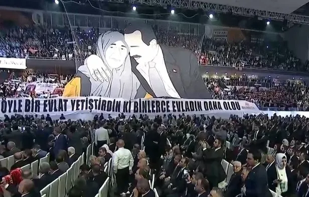 AK Parti kongresinde duygusal anlar! Başkan Erdoğan’ın gözleri doldu