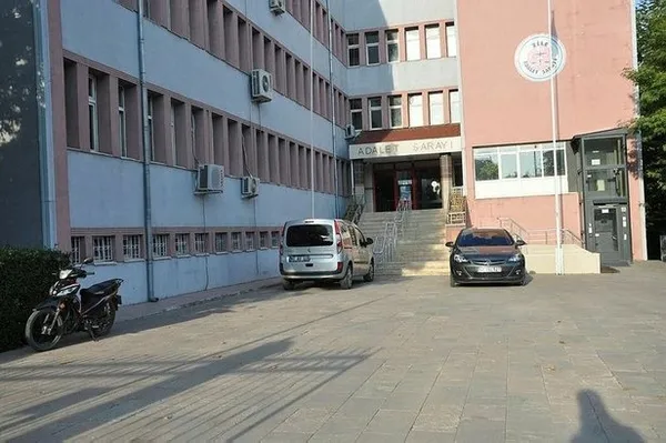 1631634221382.jpg Cinayeti eşinin telefonundan attığı mesaj aydınlattı! Kayıp ilanı verdiği eşini boğarak öldürdüğü ortaya çıktı - 4