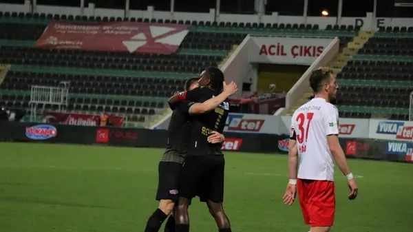 14 maçtır bileği bükülmüyor | Denizlispor 1-1 Sivasspor MAÇ SONUCU ÖZET