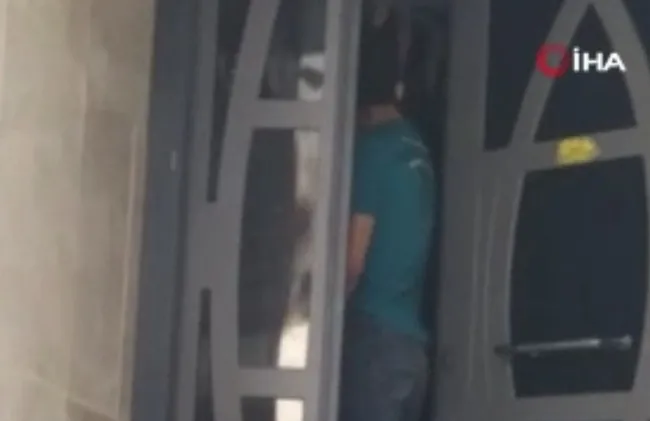 İstanbul'da şoke eden olay! “Üzerimde silah var” diyerek 3 kadının olduğu eve girdi - 5