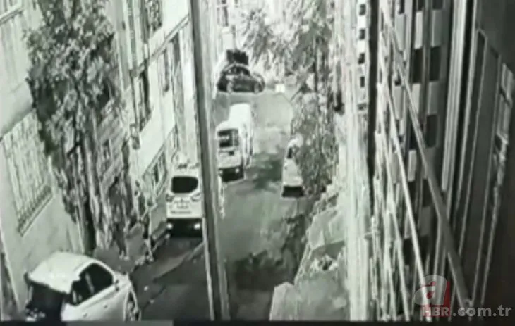 İstanbul’da akıl almaz cinayet: Arabaya çarpıp boynu kırıldı, bıçaklandı! Dehşet anları kamerada