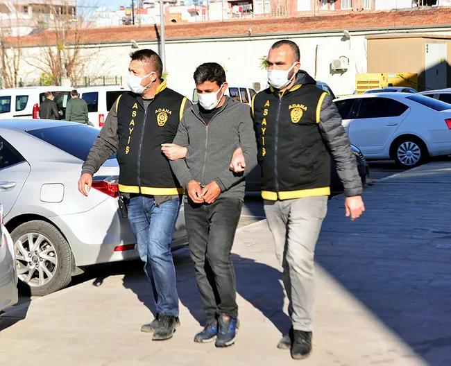 Adana’da kardeşini “Güzel ekmek pişirmiyorsun” diye 5 yıl önce öldüren zanlı yakalandı - 1