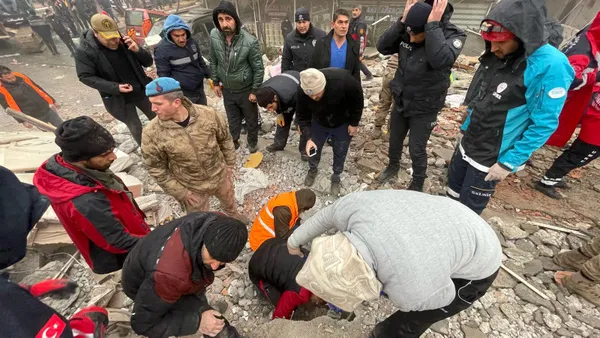Son dakika: Kahramanmaraş’ta 7,7 ve 7,6 büyüklüğünde 2 büyük deprem! AFAD’dan açıklamalar peş peşe geldi | Birbirinden bağımsızlar