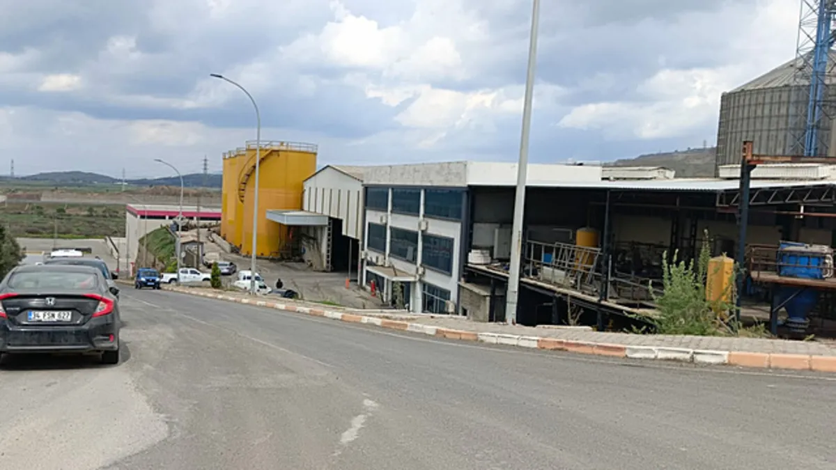 İzmir'de fabrikada patlama: 1 ölü, 4 ağır yaralı